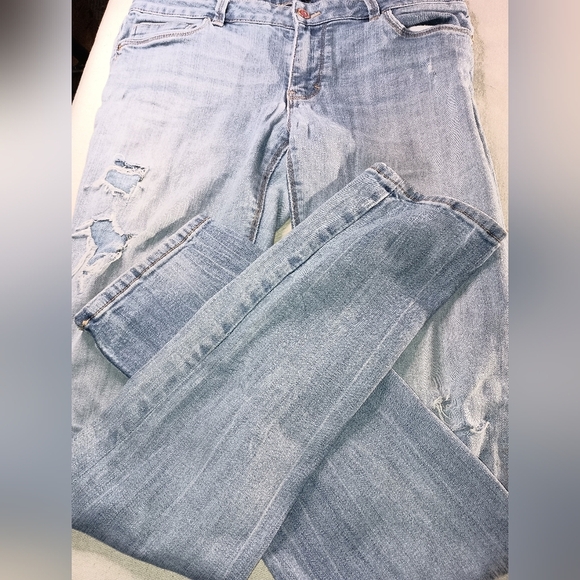 WHITE HOUSE BLACK MARKET Designer Light Blue distressed Grunge denim Jeans(#983) - Picture 4 of 6